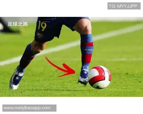 足球明星独特踢球姿势解析与技巧分享图解